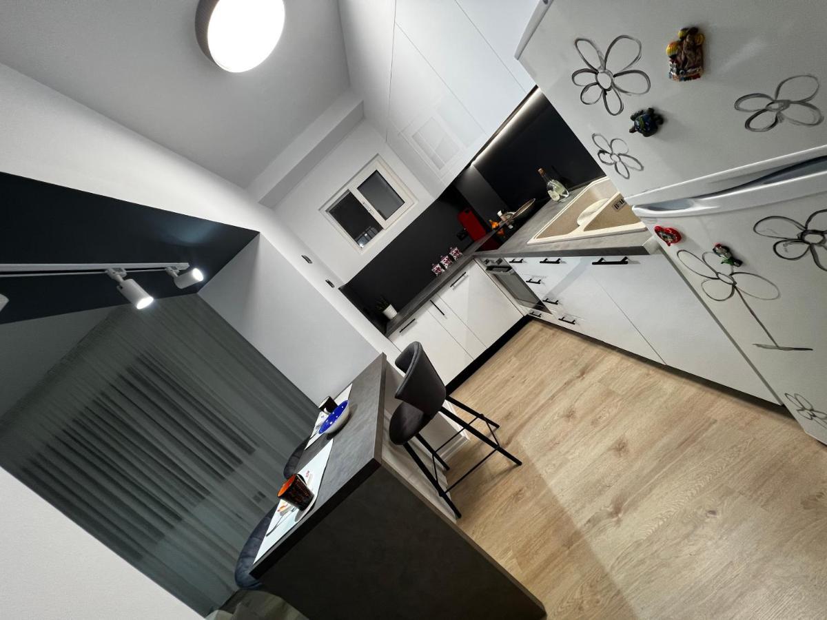 Amion Apartment In Center Of Tirana Extérieur photo